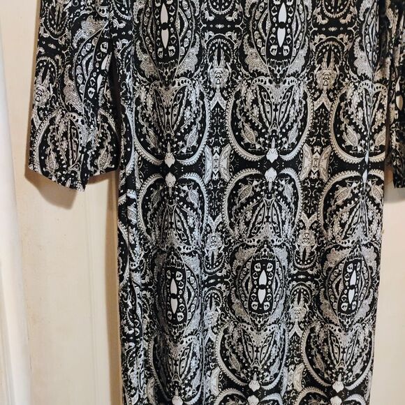 Tacera Black and White Patterned Dress - Picture 13 of 16